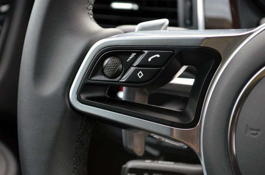  Porsche Macan Turbo 2015 года  (фото 25 из 84)